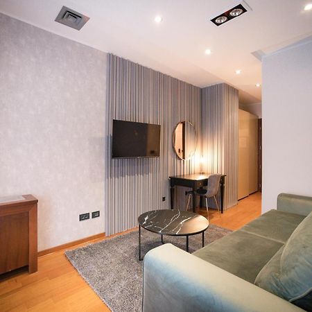 Natali Luxury Suites Belgrado Buitenkant foto