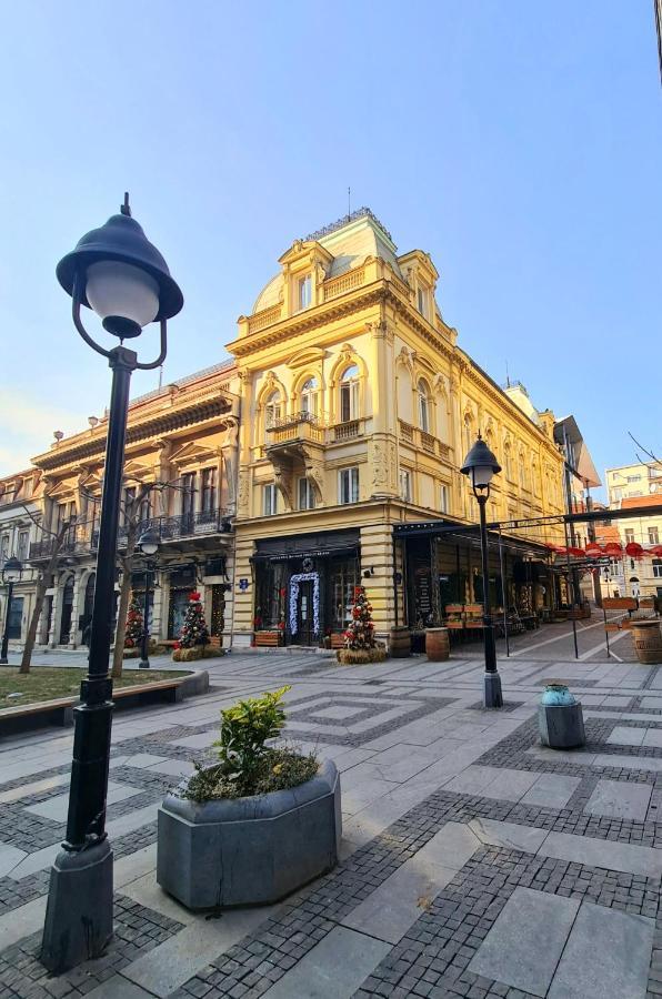 Natali Luxury Suites Belgrado Buitenkant foto