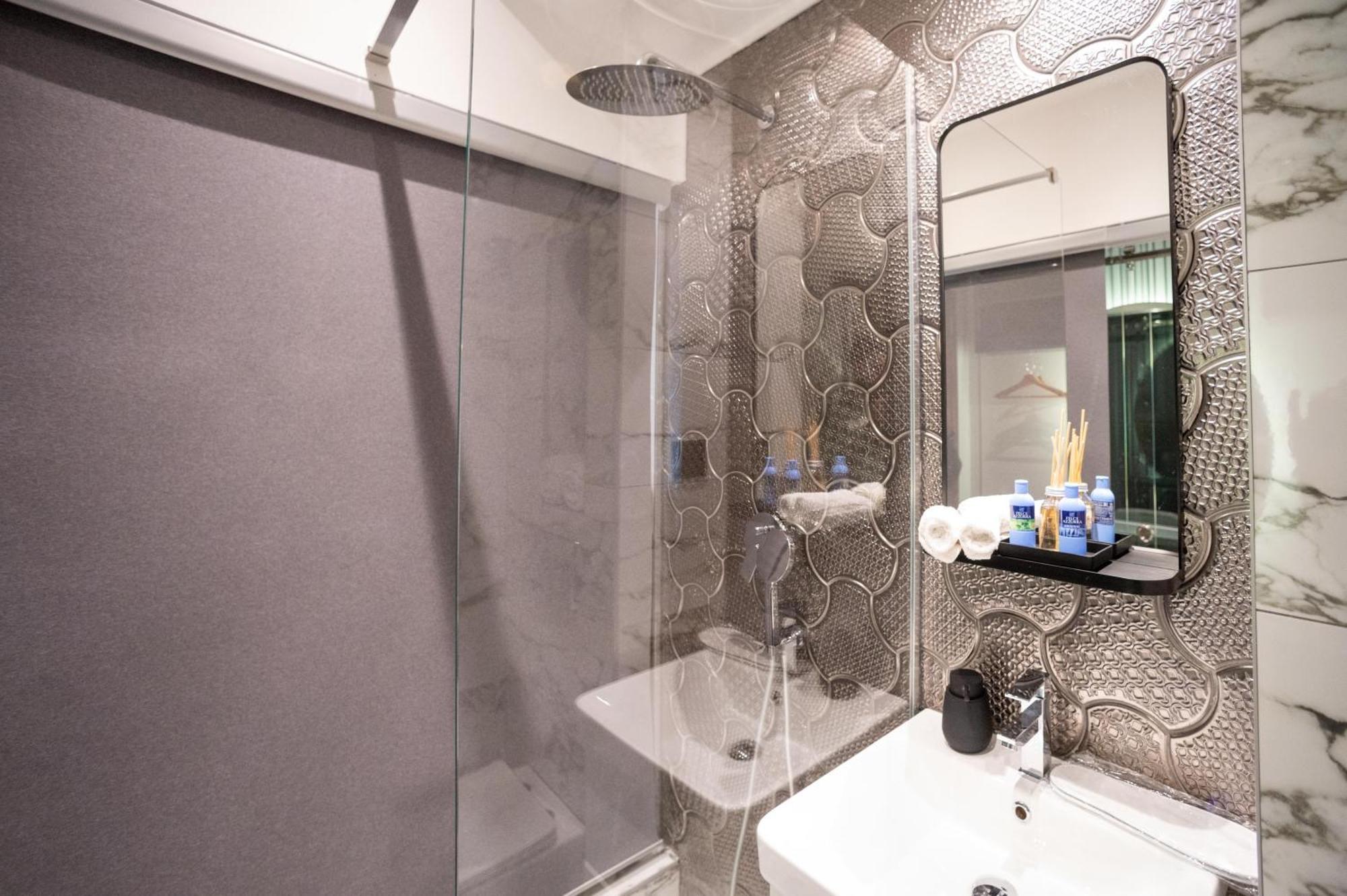 Natali Luxury Suites Belgrado Kamer foto