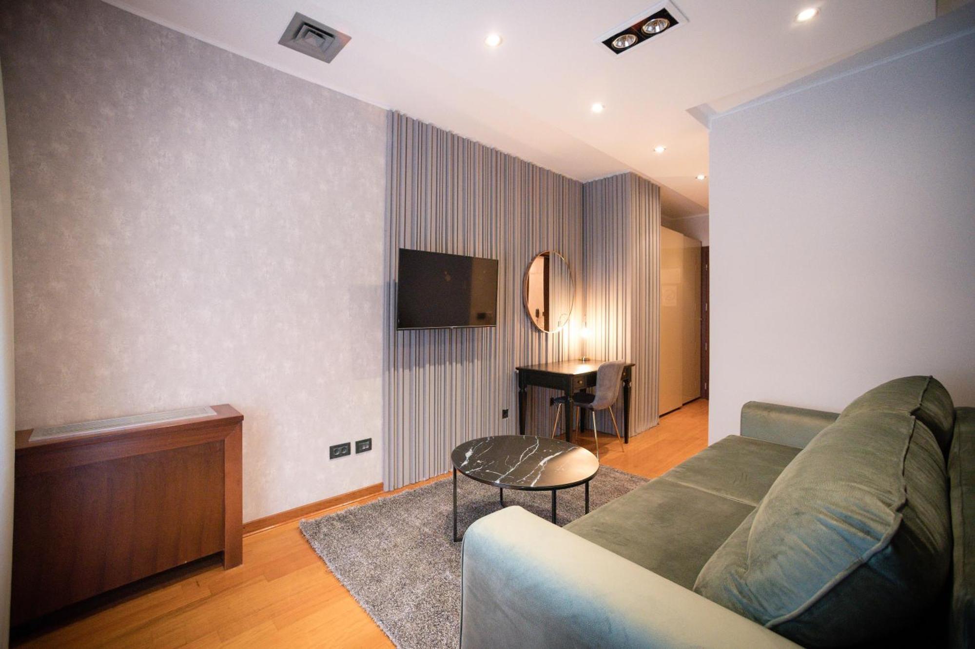 Natali Luxury Suites Belgrado Buitenkant foto