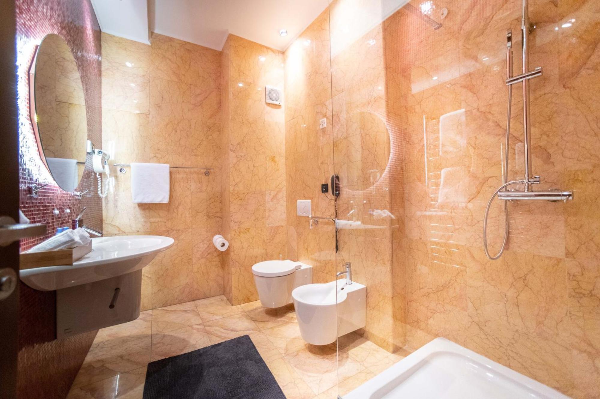 Natali Luxury Suites Belgrado Buitenkant foto